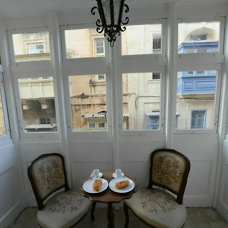 Paulos Apartahotel La Valeta