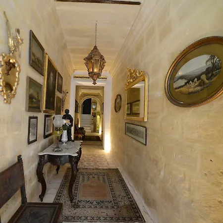 Paulos Aparthotel Valletta