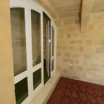 Paulos מלון דירות 4*