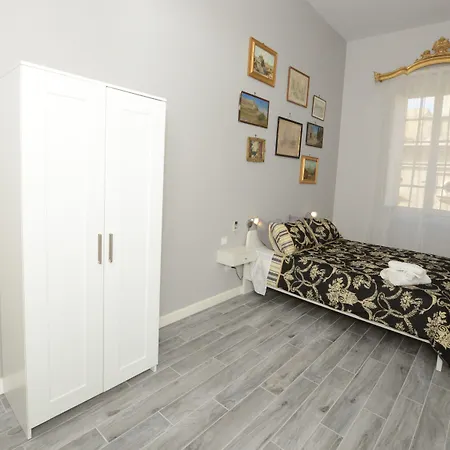 Paulos Apartmanhotel