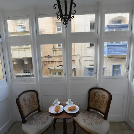 Paulos Apartmanhotel