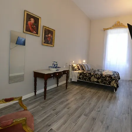 Paulos Aparthotel 4*