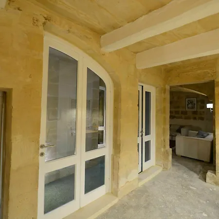 Paulos Apartmanhotel