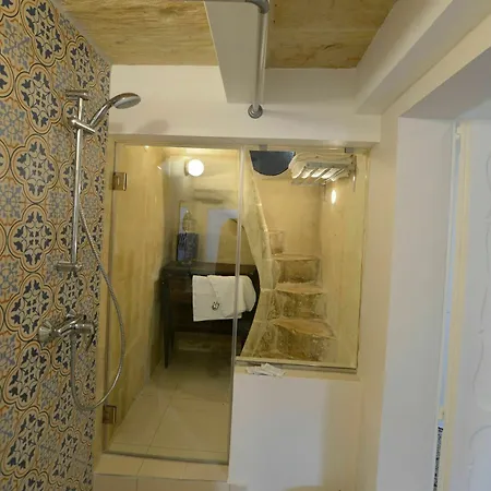 Paulos Aparthotel 4*