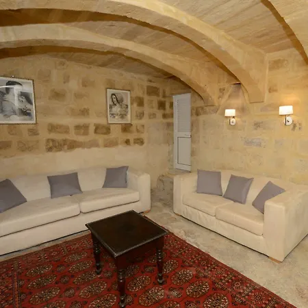 Paulos Aparthotel 4*