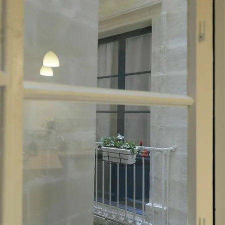 Paulos Aparthotel 4*