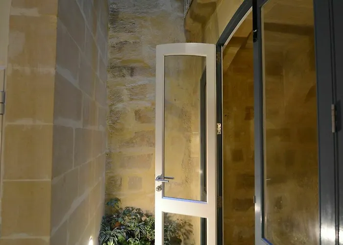 Paulos Aparthotel La Valletta