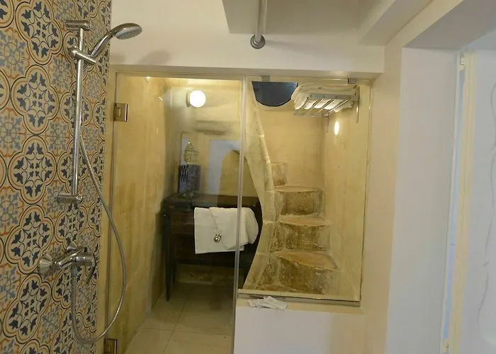 Paulos Aparthotel 4*