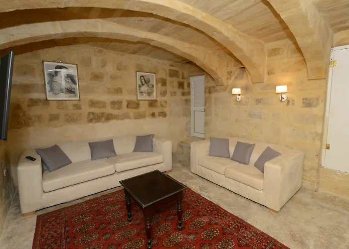 Paulos Aparthotel 4*