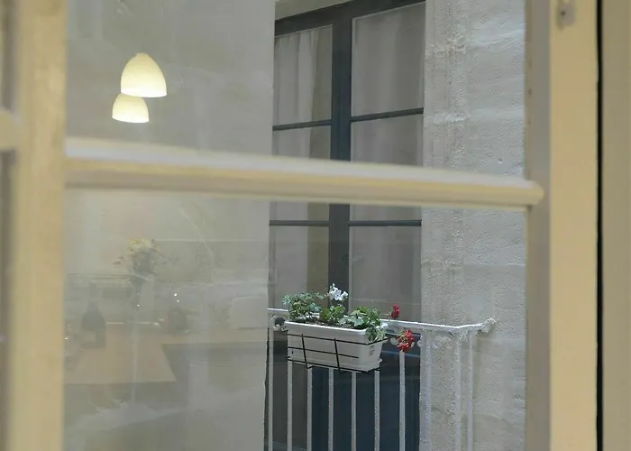 Paulos Aparthotel 4*